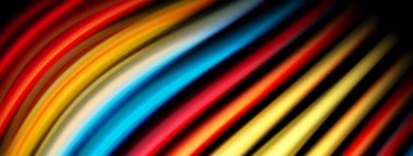 Soyut renkli çizgiler dinamik görsel efekt yaratır. Parlak renkler harmanlanır, siyah arkaplana karşı eğri desenler oluşturur.