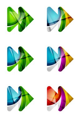 Soyut ileri kümesi oyun ok simgesi, iş logo kavramları, temiz modern geometrik tasarım
