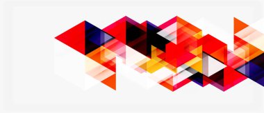 Soyut geometrik tasarım. Üst üste binen üçgenler dinamik bileşim oluşturur. Kırmızı, turuncu, mor renkler beyaz arkaplana hakim. Modern estetik.