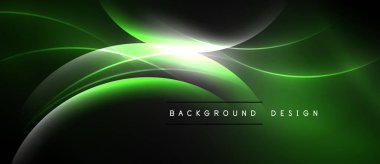 Soyut yeşil arkaplan. Pürüzsüz kıvrımlar parlak merkezden yayılır. Karanlık kenarlar dramatik kontrast yaratır, modern tasarım ögesi.
