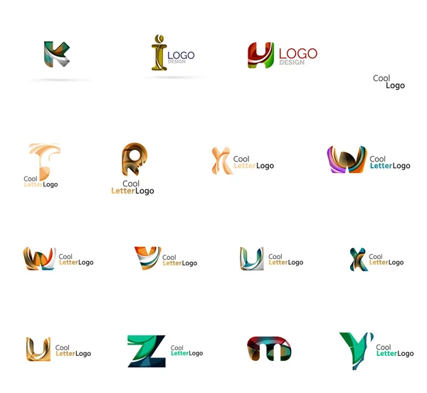 Conjunto de logótipos corporativos coloridos de letras abstratas criados com formas fluidas sobrepostas. Ícones de negócios universais para qualquer ideia isolada no branco — Vetor de Stock
