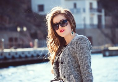 Denizde güzel bir kız