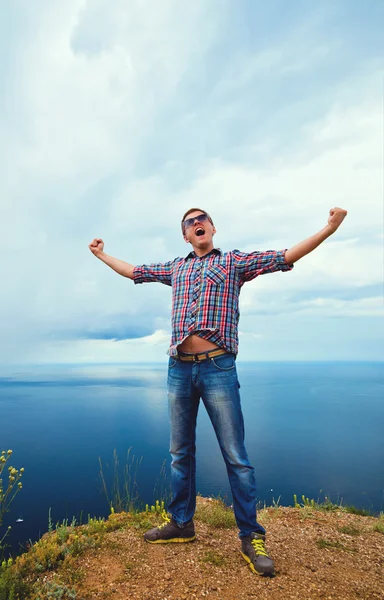 The guy at the top of the mountain — Stock Photo, Image
