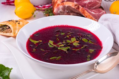 Yeşil pancar çorbası