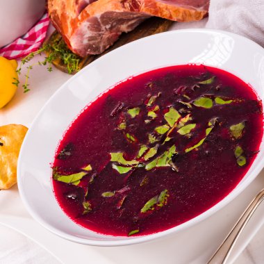 Yeşil pancar çorbası