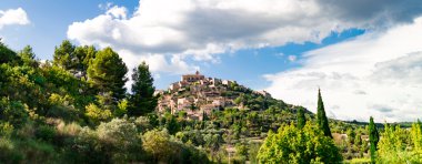 Gordes view in autumn
