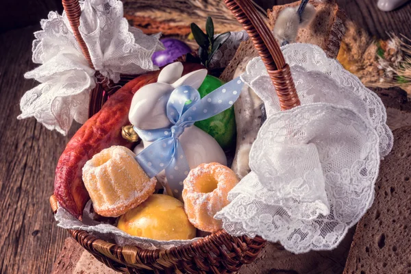 Easter basket with food — Stock Photo, Image