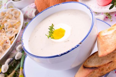 yumurta ile beyaz pancar çorbası