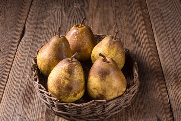 Fresh ripe pears — Stock Photo, Image