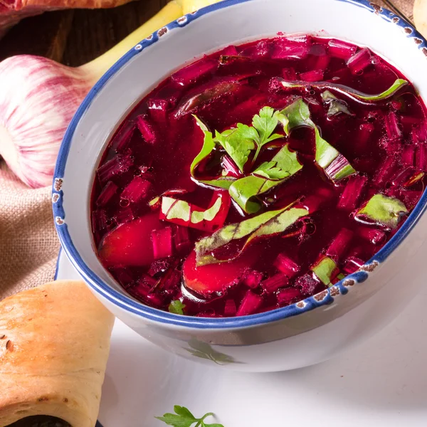 Sopa verde de beterraba com doces — Fotografia de Stock