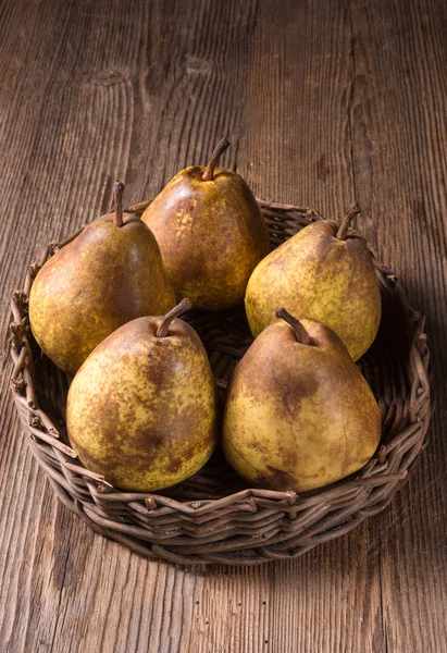 Fresh ripe pears — Stock Photo, Image