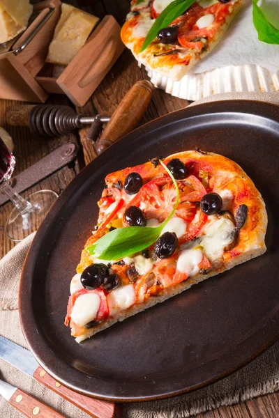 Ajo silvestre - pizza de margarita — Foto de Stock
