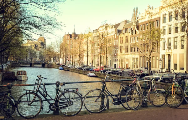 春天的傍晚在阿姆斯特丹 — 图库照片