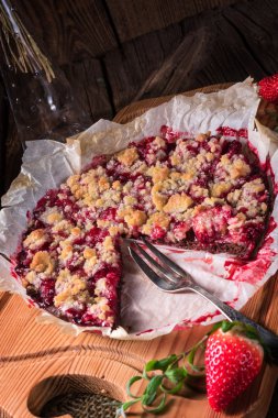 Çilekli çikolatalı tart