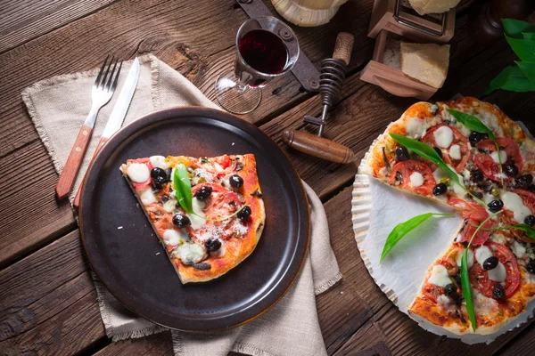 Ajo silvestre - pizza de margarita — Foto de Stock