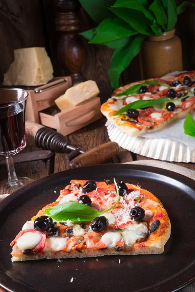 Ramslök - margarita pizza — Stockfoto