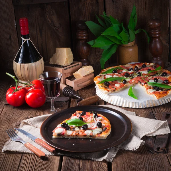 Ajo silvestre - pizza de margarita — Foto de Stock