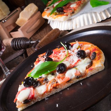 Yabani sarımsak - margarita pizza