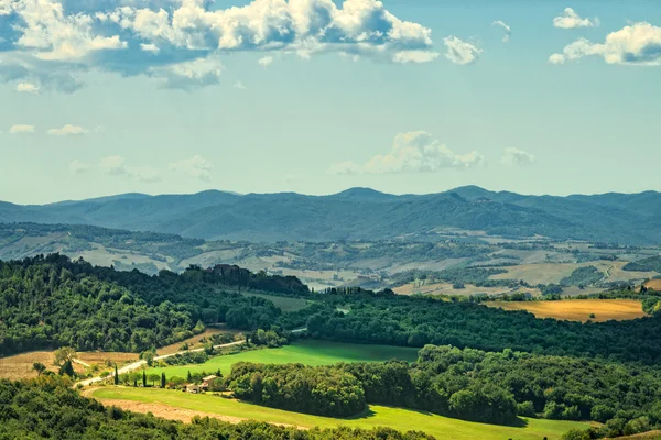 Veduta dei campi in Toscana — Foto Stock