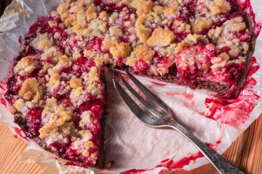 Çilekli çikolatalı tart