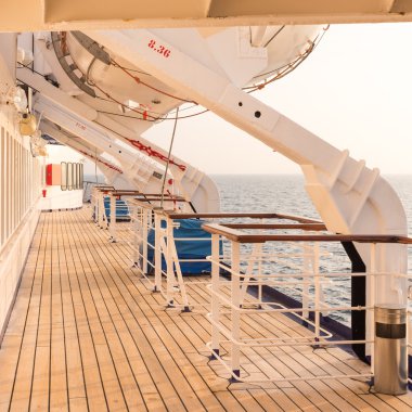 Geminin güvertesinden görüntülemek