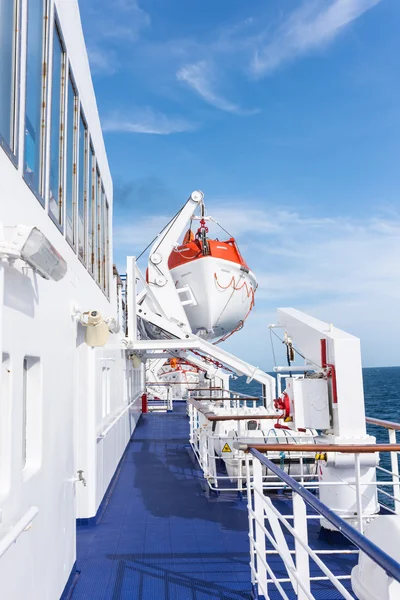 Lifeboat view on ship — Stock Photo, Image