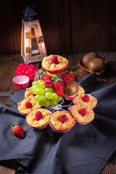 Pastel de queso Muffins con frambuesas —  Fotos de Stock