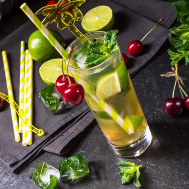 Taze mojito meyve ile