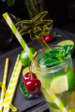 Taze mojito meyve ile