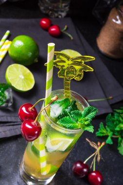 Taze mojito meyve ile