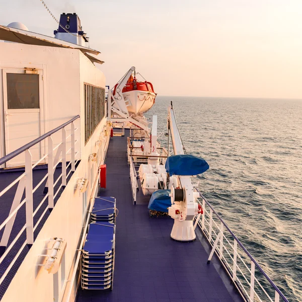 Visão bote salva-vidas no navio — Fotografia de Stock