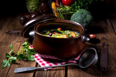 hafif sebze çorbası