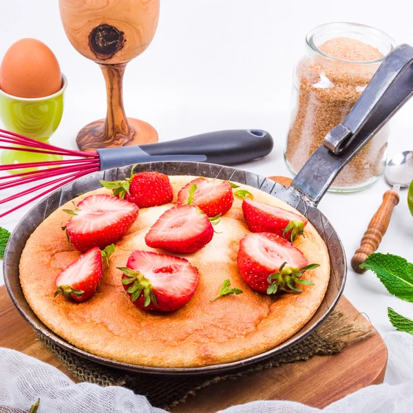 Holländischer Baby-Pfannkuchen — Stockfoto