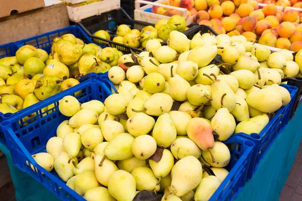 Mercado semanal de fruta — Fotografia de Stock