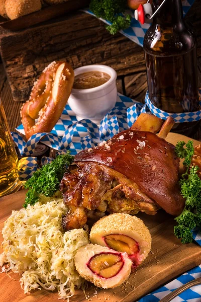 Oktoberfest pork with Sauerkraut — Stock Photo, Image