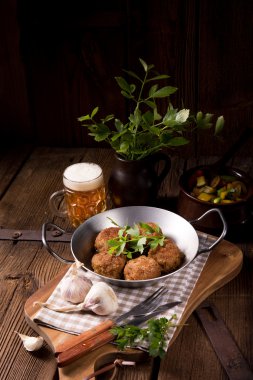 Frikadeller tavada köfte