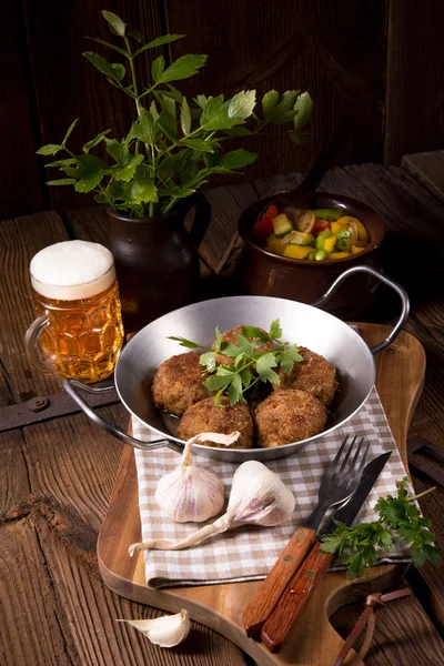 Pierogi smażone na patelni Frikadeller — Zdjęcie stockowe