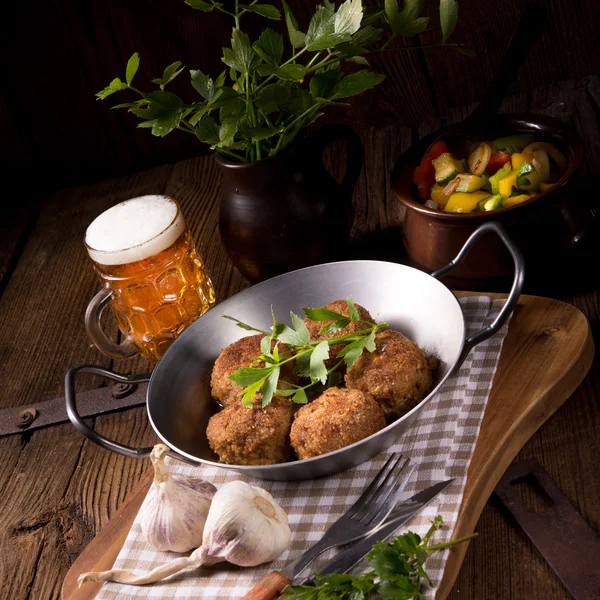 Frikadeller smažené knedlíky — Stock fotografie