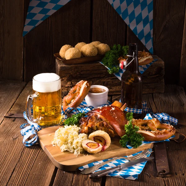 Oktoberfest Schweinefleisch mit Sauerkraut — Stockfoto