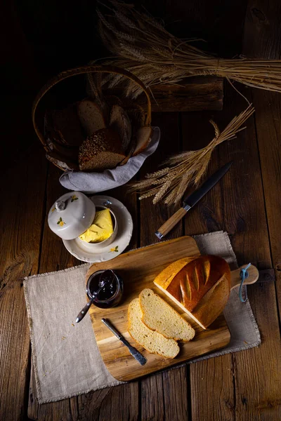 Vitt Bröd Med Smör Och Läcker Sylt — Stockfoto