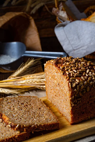 Fuktigt Fullkornsbröd Krossat Eller Malet Fullkornsbröd — Stockfoto