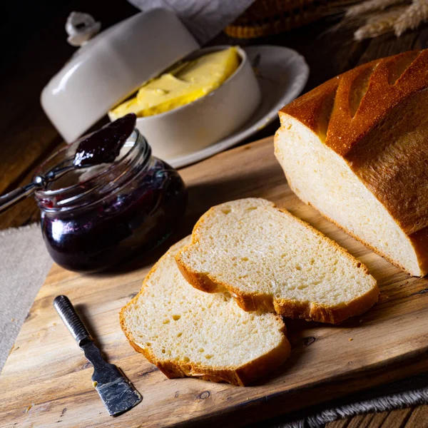 Vitt Bröd Med Smör Och Läcker Sylt — Stockfoto