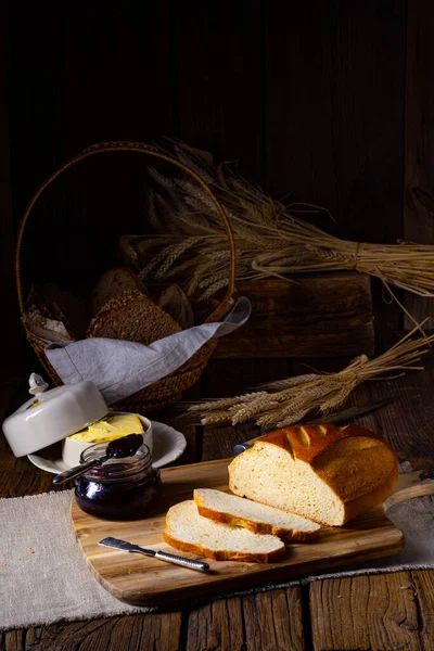 Weißbrot Mit Butter Und Leckerer Marmelade — Stockfoto