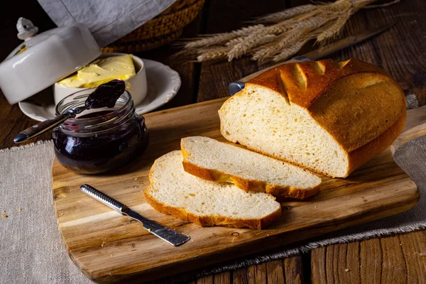 Vitt Bröd Med Smör Och Läcker Sylt — Stockfoto