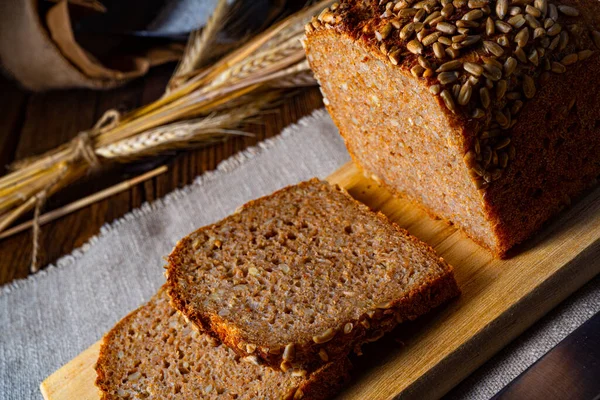 Fuktigt Fullkornsbröd Krossat Eller Malet Fullkornsbröd — Stockfoto