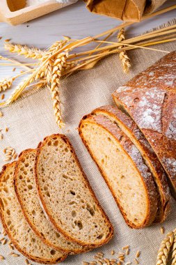 Lezzetli karışık çavdar ekmeği, ayrıca gri ekmek olarak da bilinir.