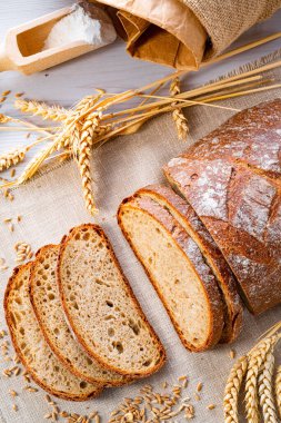 Lezzetli karışık çavdar ekmeği, ayrıca gri ekmek olarak da bilinir.