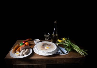 Zurek lezzetli Polonya, paskalya çorbası.