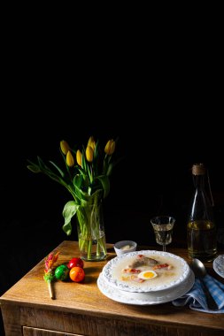 Zurek lezzetli Polonya, paskalya çorbası.
