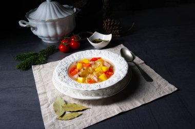 Kapusniak Lezzetli Polonya lahana turşusu çorbası